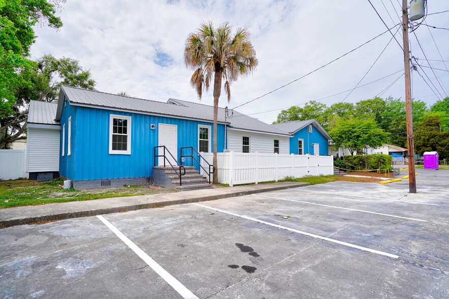 4142 Dorchester Rd, Charleston, SC à vendre - Photo du bâtiment - Image 1 de 1