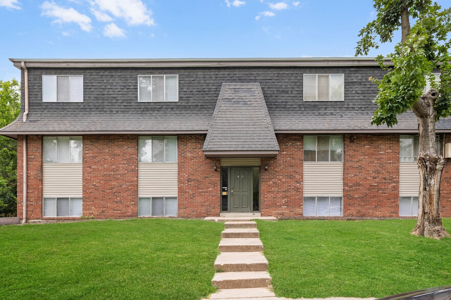 400 N Oakland Ave, Carbondale, IL for sale - Building Photo - Image 3 of 34
