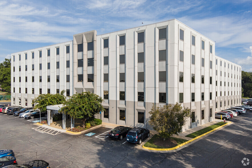 10400 Eaton Pl, Fairfax, VA à louer - Photo du bâtiment - Image 1 de 11