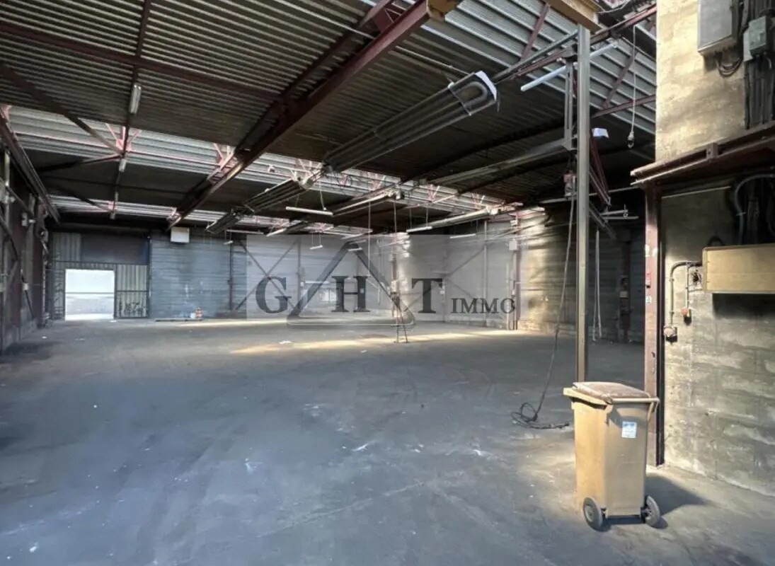 Industrial in Villeneuve-la-Garenne for lease Interior Photo- Image 1 of 11