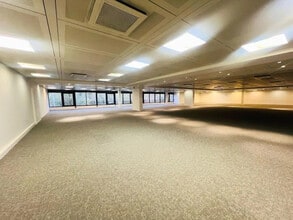 Office in Louveciennes for lease Interior Photo- Image 1 of 5