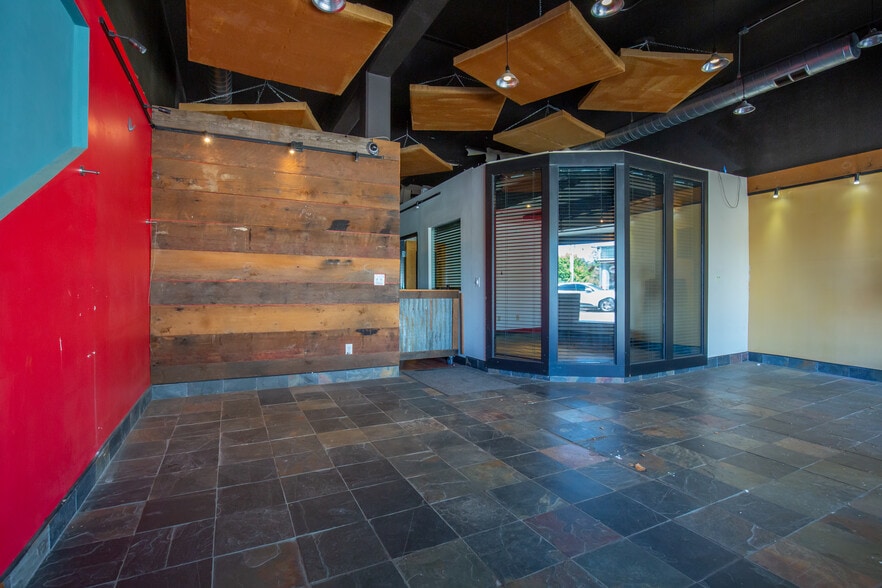 712 Main St, Oregon City, OR for lease - Interior Photo - Image 2 of 16
