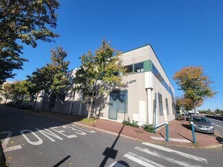 Plus de détails pour Local d'activités à louer