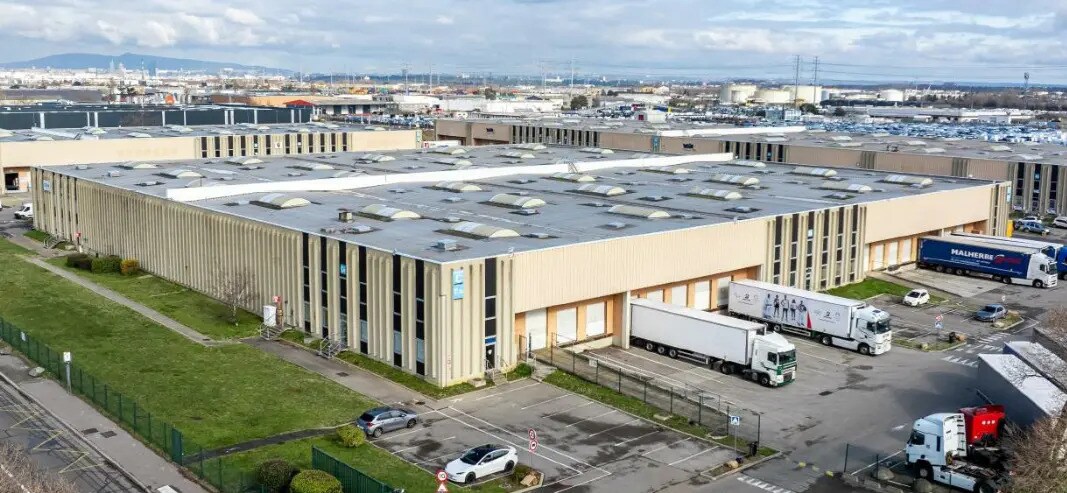 Industrial in Corbas for lease Building Photo- Image 1 of 8