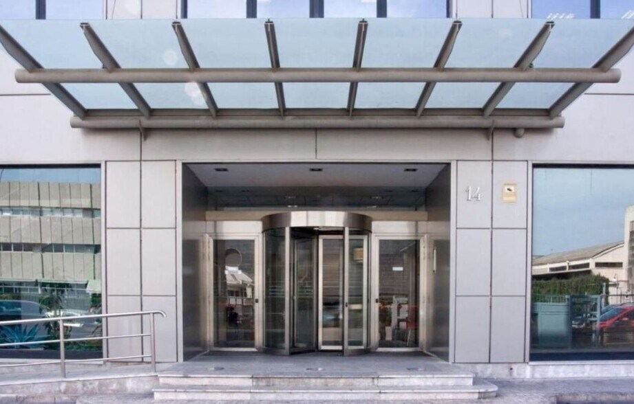 Bureau dans València, Valencia à louer - Photo du bâtiment - Image 2 de 17