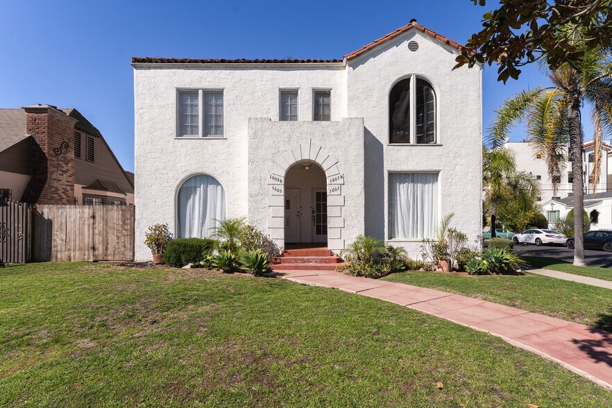 1601-16031/2 S Hayworth Ave, Los Angeles, CA à vendre - Photo du bâtiment - Image 2 de 16