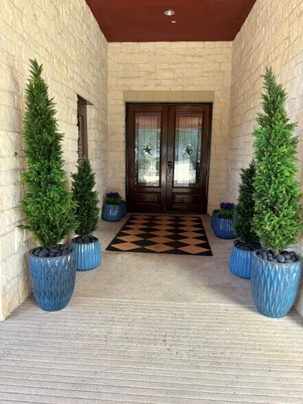 2200 N FM 3083 Rd W, Conroe, TX à louer - Photo du bâtiment - Image 3 de 30
