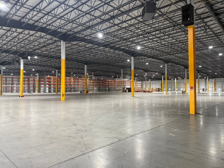 6195 W 300 S, Salt Lake City, UT for lease - Building Photo - Image 2 of 9