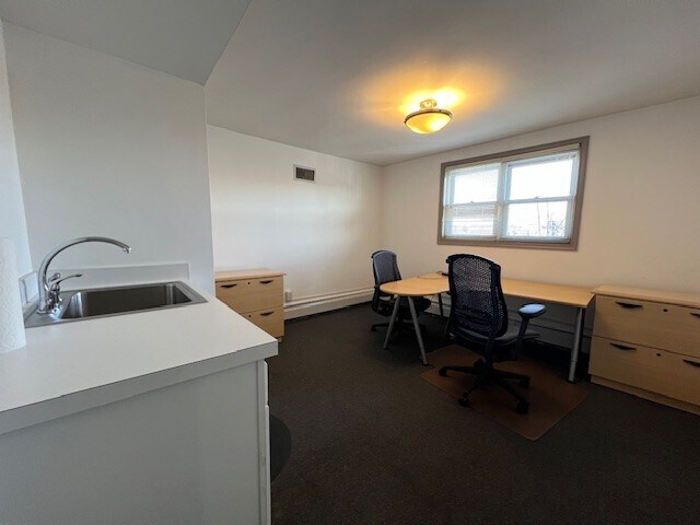 2407-2417 Lancaster Ave, Wilmington, DE for lease Interior Photo- Image 1 of 6