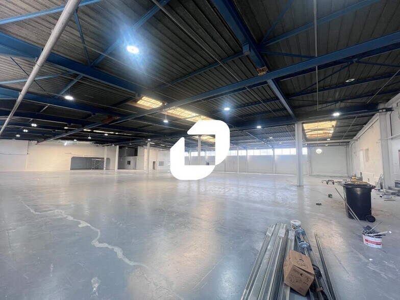 Flex in Meaux for lease - Building Photo - Image 1 of 4