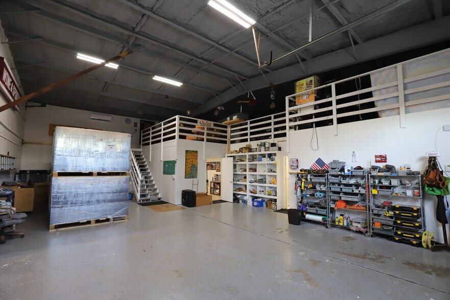 2121 NW 2nd St, Gainesville, FL for lease - Building Photo - Image 2 of 26