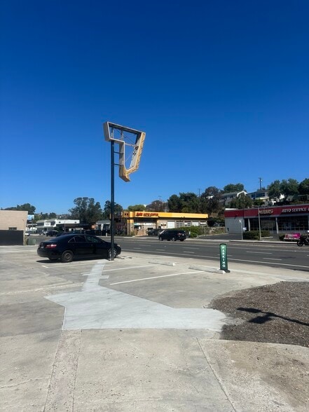 7190 University Ave, La Mesa, CA for lease - Building Photo - Image 1 of 1