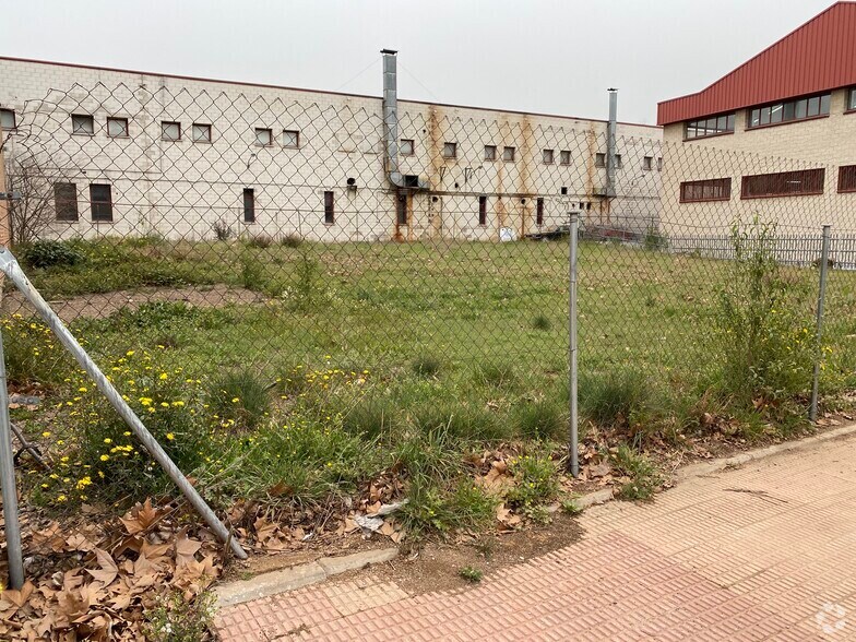 Calle Alfarería, 16, Móstoles, Madrid à vendre - Photo du bâtiment - Image 2 de 3