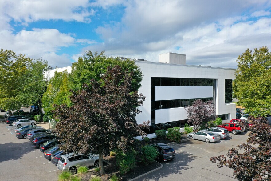 732 Smithtown Byp, Smithtown, NY à louer - Photo du bâtiment - Image 2 de 5