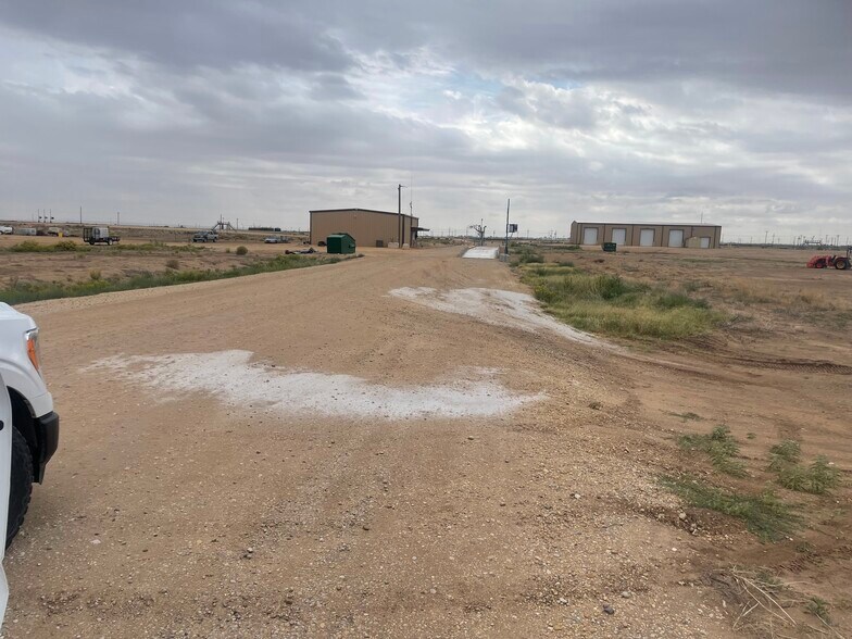 167 Kelly Rd, Carlsbad, NM à louer - Photo du bâtiment - Image 3 de 12