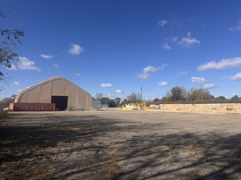 31W377 Spaulding Rd, Elgin, IL à louer - Photo du bâtiment - Image 3 de 5