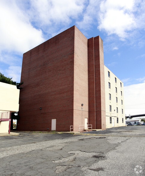 6901 Old Keene Mill Rd, Springfield, VA for lease - Building Photo - Image 2 of 3