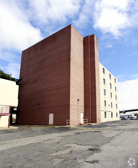 6901 Old Keene Mill Rd, Springfield, VA à louer - Photo du bâtiment - Image 2 de 3