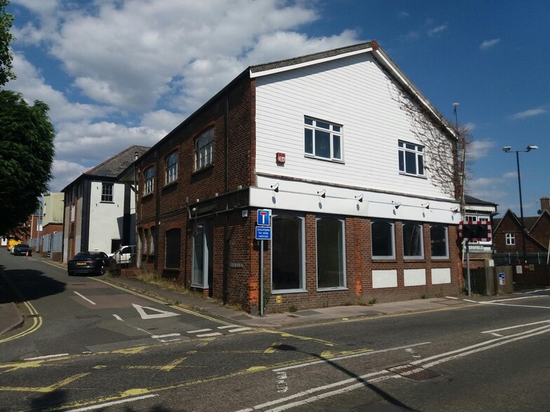 Penns Rd, Petersfield for sale - Building Photo - Image 1 of 5