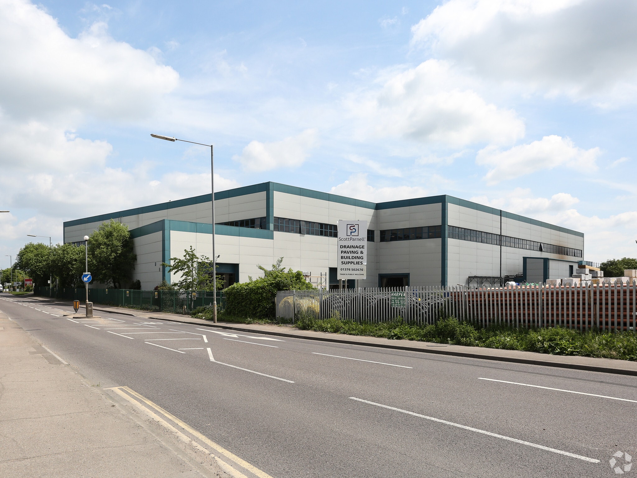 4 Freebournes Rd, Witham à vendre Photo principale- Image 1 de 15