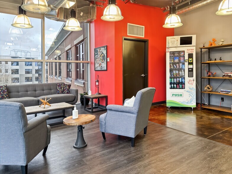 15300 Croydon Dr, Surrey, BC à louer - Photo intérieure - Image 3 de 19