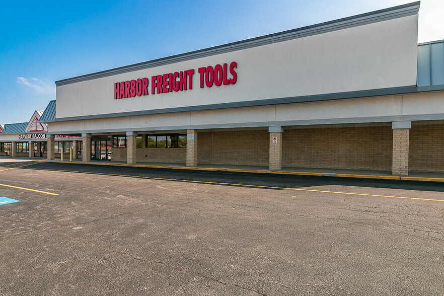 15131-15169 Pearl Rd, Strongsville, OH for lease - Building Photo - Image 3 of 24