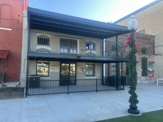 Plus de détails pour 209 N Commerce St, Gainesville, TX - Vente au détail à louer