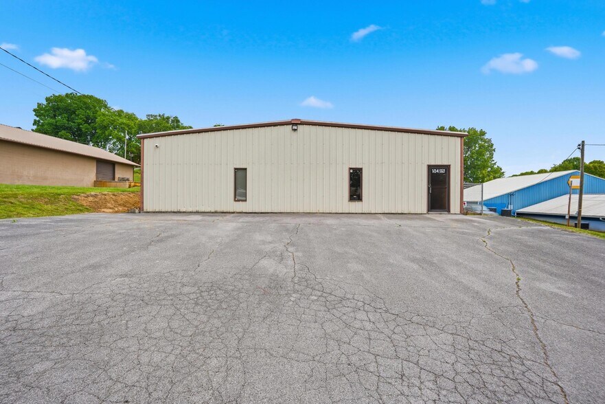 104 Center St, Gray, TN à vendre - Photo du bâtiment - Image 2 de 28