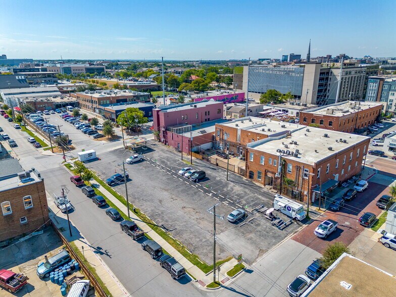 215-219 S Main St, Fort Worth, TX à louer - Photo du bâtiment - Image 3 de 27