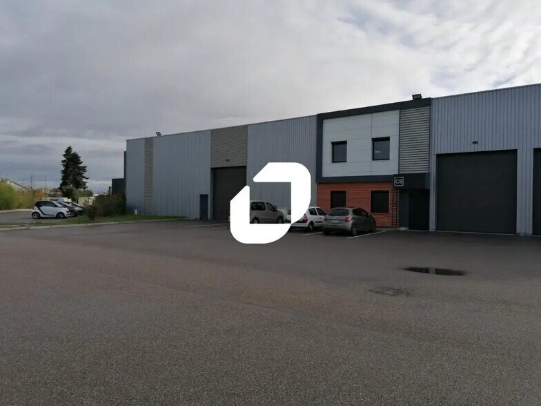 Bureau dans Saint-Priest à louer - Photo du bâtiment - Image 2 de 20