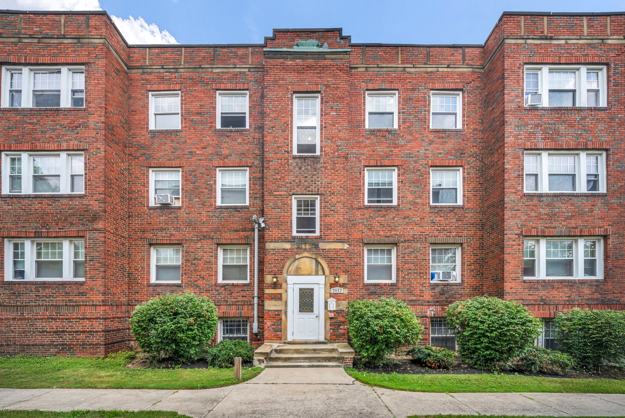 2932 S Moreland Blvd, Cleveland, OH à vendre Photo principale- Image 1 de 1