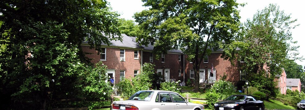 300 Broadway, Dobbs Ferry, NY à vendre - Photo du bâtiment - Image 2 de 4