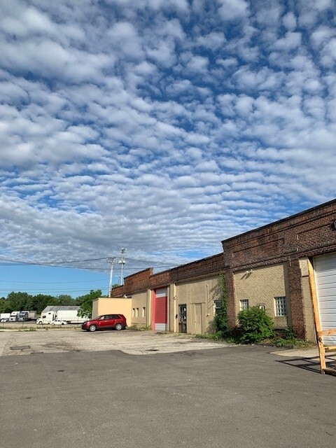 11201-11311 Franklin Blvd, Cleveland, OH for lease Building Photo- Image 1 of 11