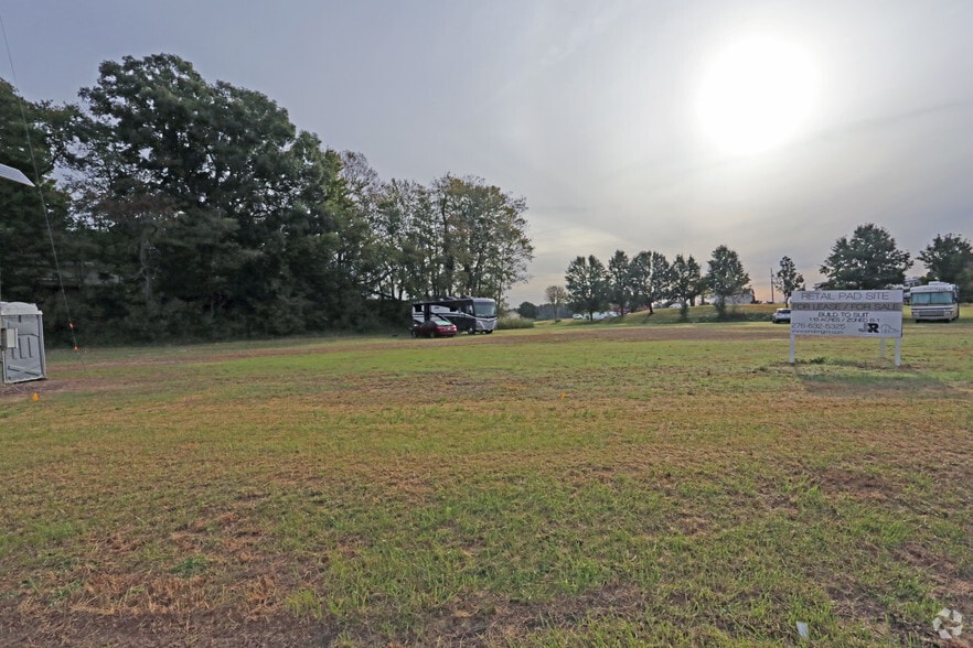 4677 Greensboro Dr, Ridgeway, VA for lease - Building Photo - Image 2 of 2