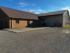 1416 Fairview Rd, Zanesville, OH for lease Building Photo- Image 2 of 18