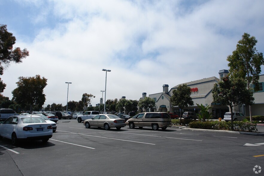529-623 W Channel Islands Blvd, Port Hueneme, CA à louer - Photo du bâtiment - Image 2 de 9