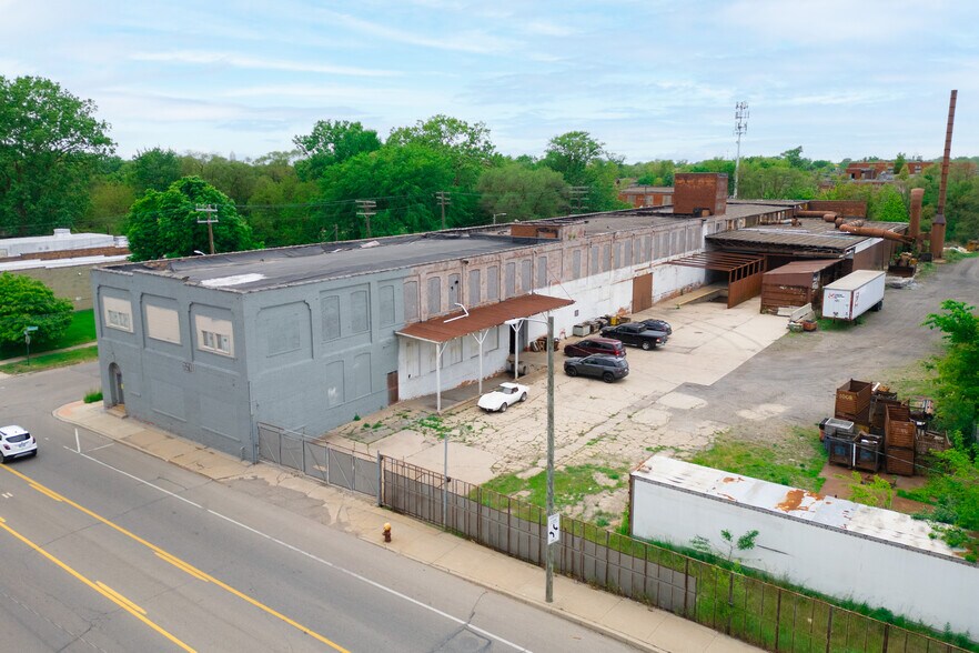 6501 Mack Ave, Detroit, MI à vendre - Photo du bâtiment - Image 3 de 9