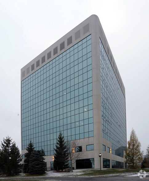 515 Legget Dr, Ottawa, ON à louer - Photo du bâtiment - Image 2 de 6