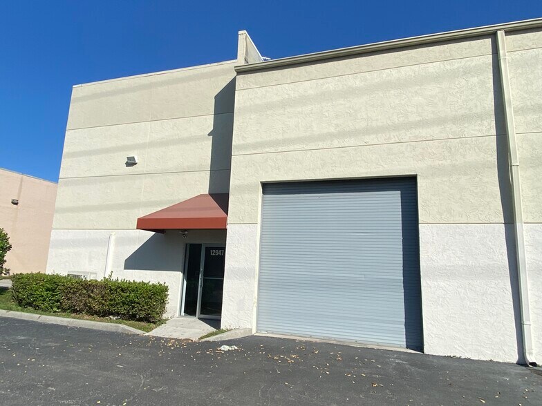12947-12959 SE Suzanne Dr, Hobe Sound, FL à vendre - Photo du bâtiment - Image 3 de 7