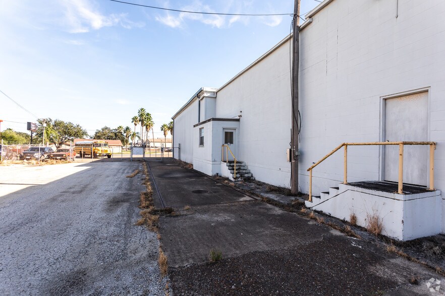 320 S Utah Ave, Weslaco, TX à louer - Photo du bâtiment - Image 3 de 38