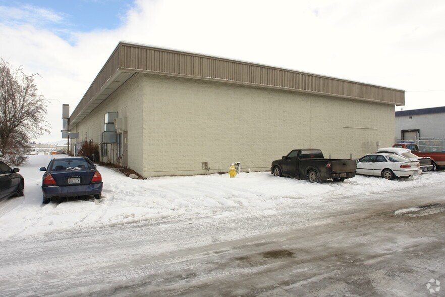 10021 E Knox Ave, Spokane, WA à louer - Photo du bâtiment - Image 2 de 13