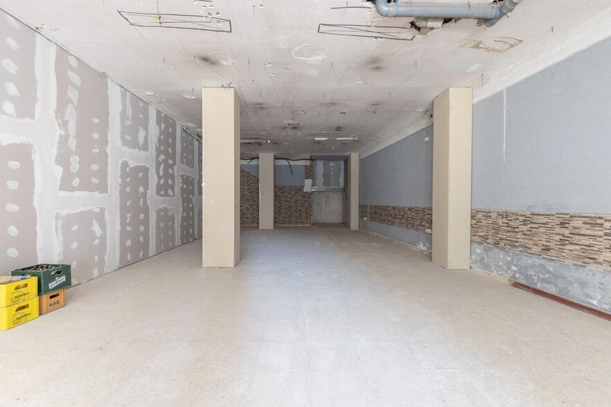 Retail in Huétor Vega, Granada for sale - Interior Photo - Image 2 of 21