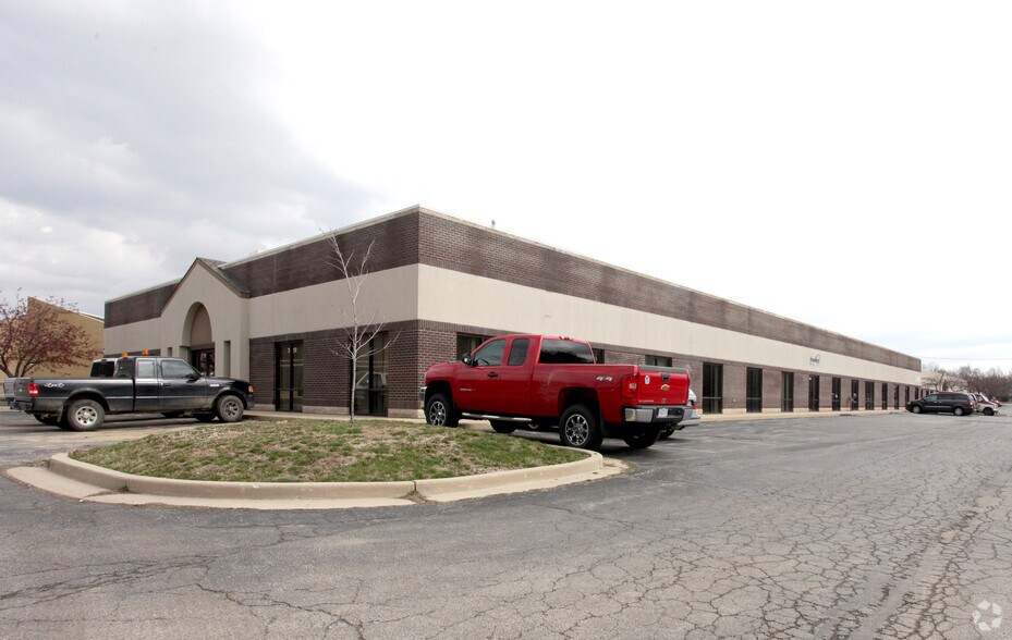 2745-2761 Albright Rd, Kokomo, IN à vendre - Photo du bâtiment - Image 2 de 2