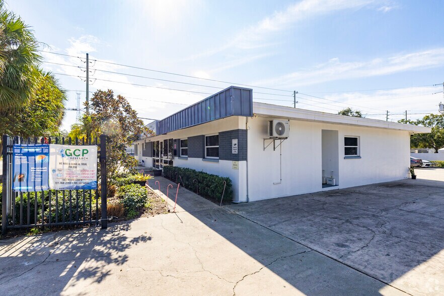 401 16th St N, Saint Petersburg, FL à louer - Photo du bâtiment - Image 3 de 30