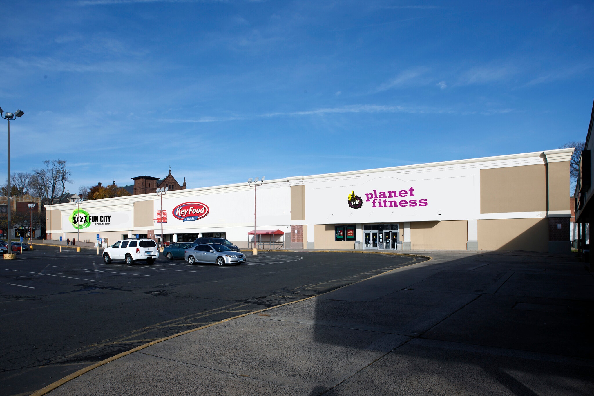 90-200 E Main St, New Britain, CT for lease Building Photo- Image 1 of 4