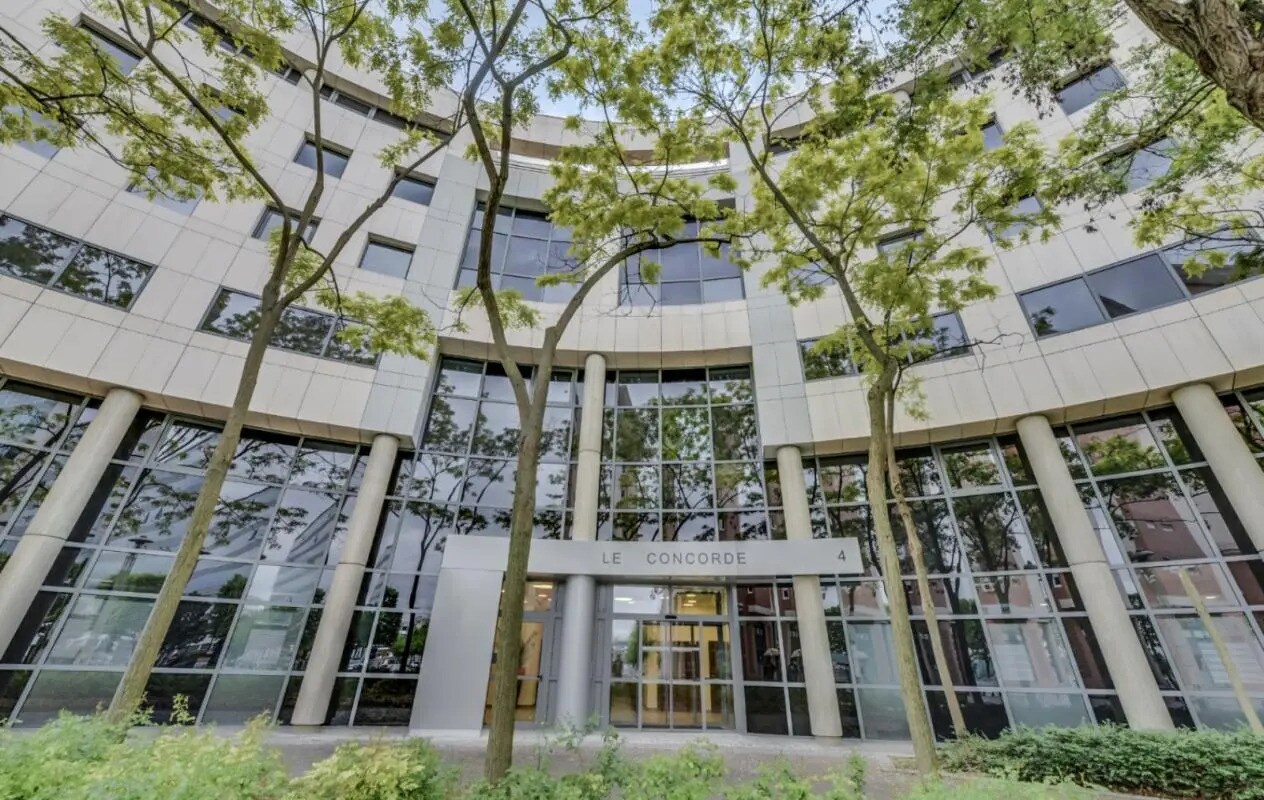 Office in Rueil-Malmaison for lease Building Photo- Image 1 of 39