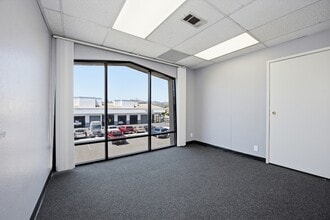 105 N Rose St, Escondido, CA à louer Photo intérieure- Image 2 de 11