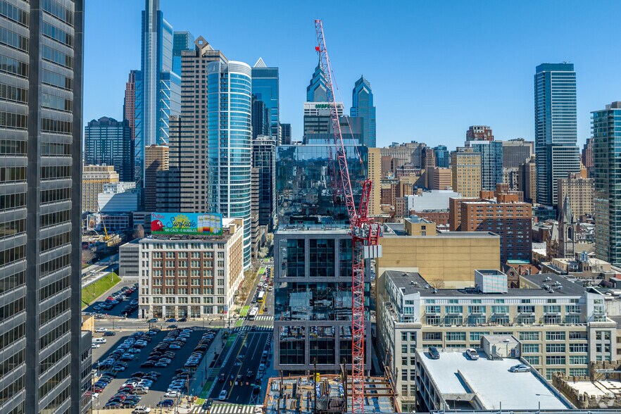 2222 Market St, Philadelphia, PA à louer - Photo du bâtiment - Image 2 de 5