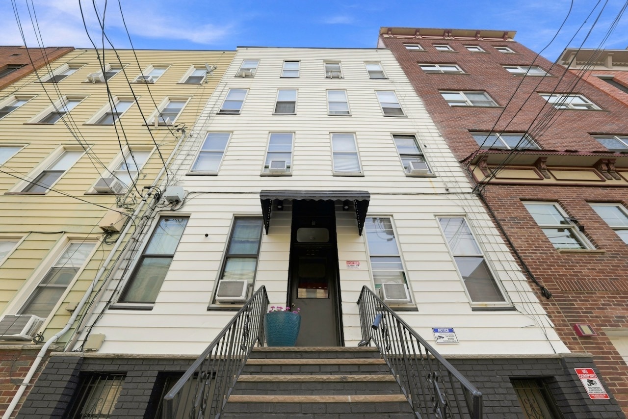 227 Clinton St, Hoboken, NJ for sale Building Photo- Image 1 of 47