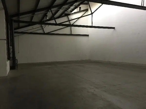 Industrial in Saint-Denis for lease - Building Photo - Image 2 of 9